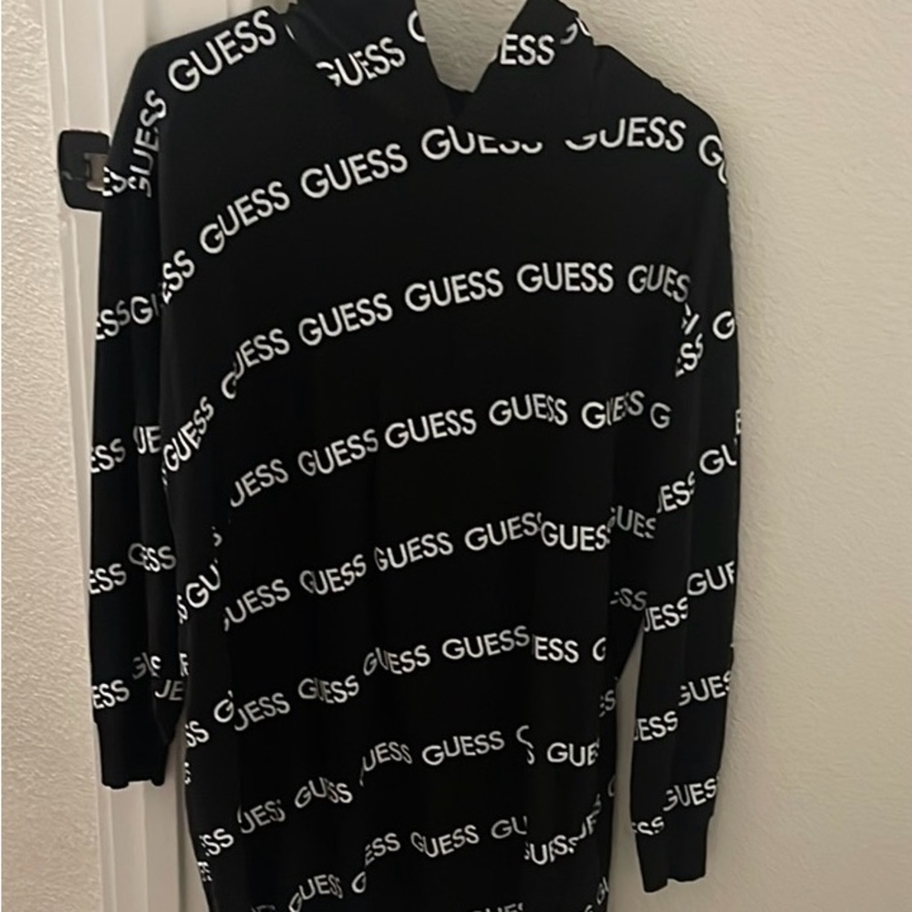 GUESS Black Logo Sweater